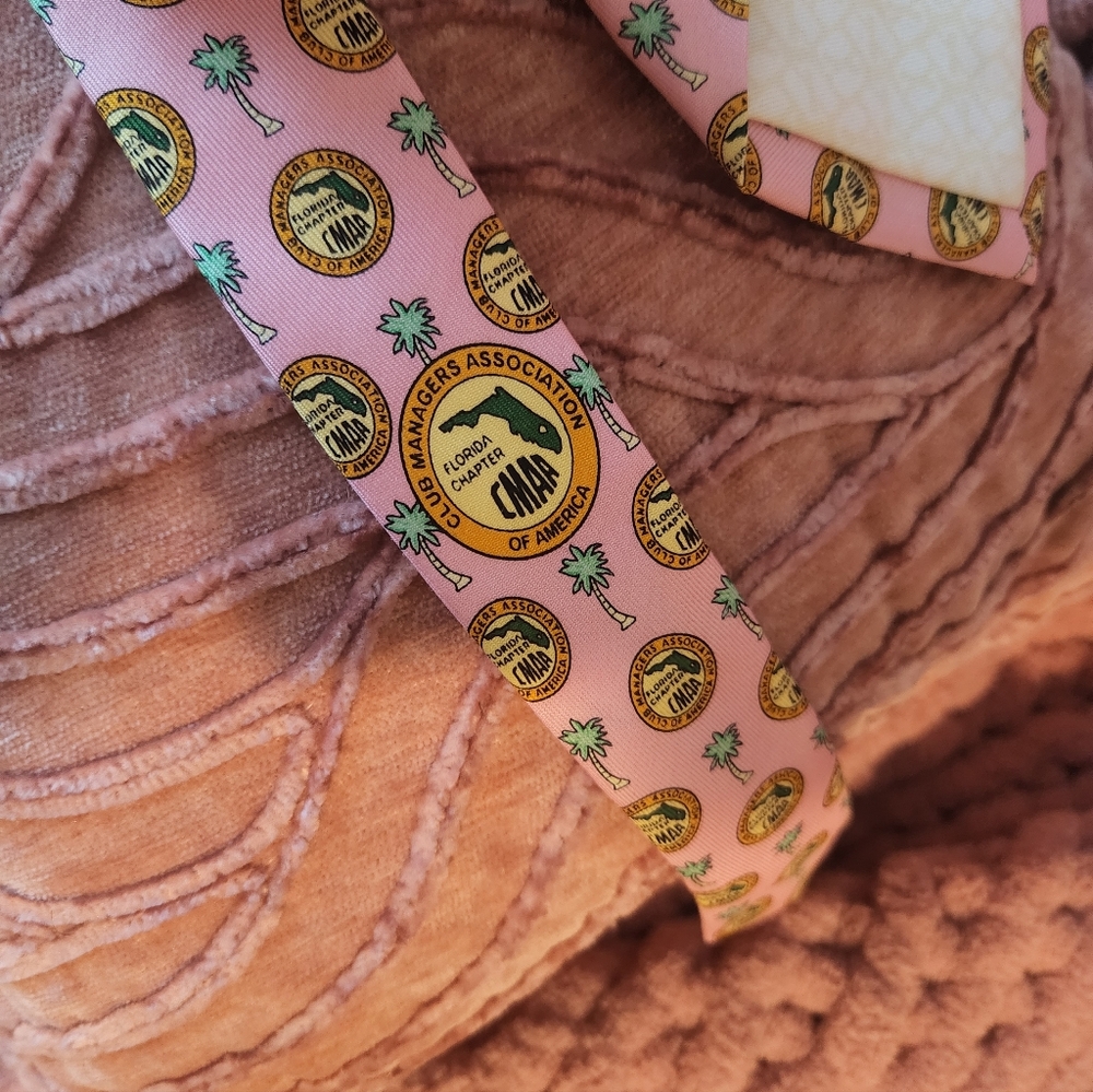 Pink Patterned Tie - Picture 6 of 6
